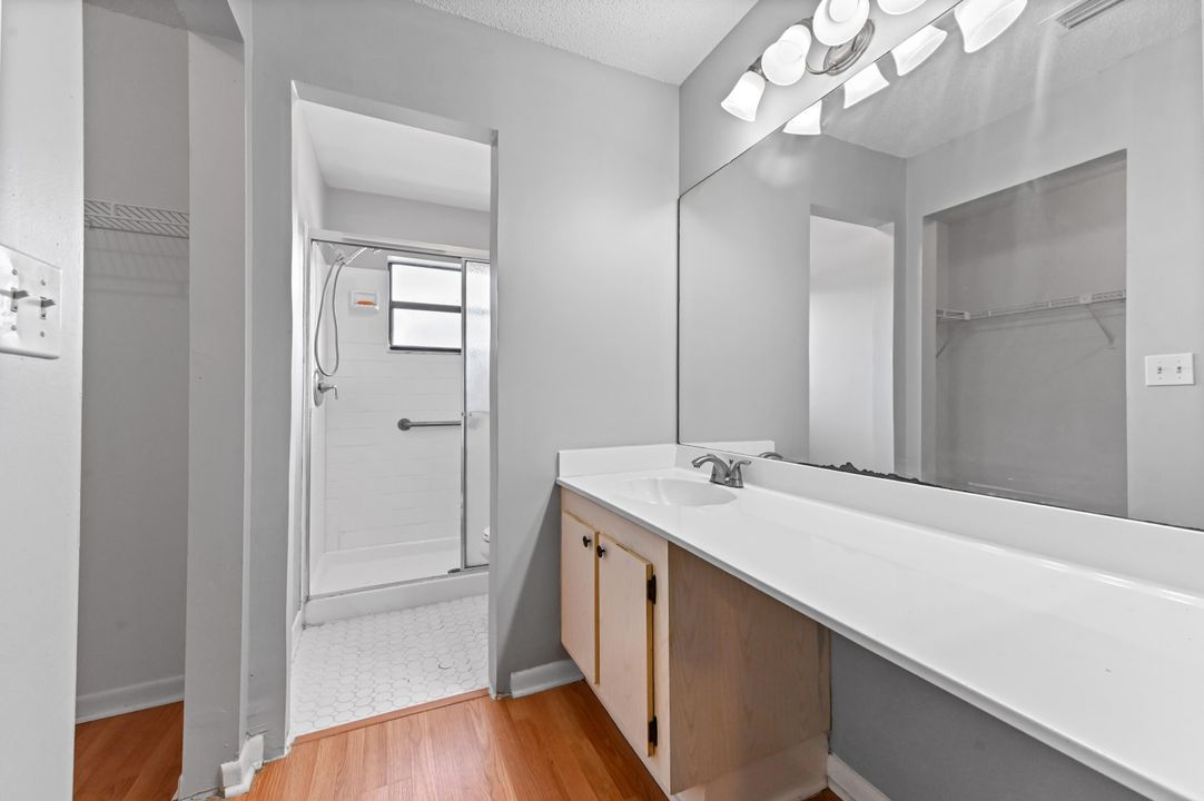 На продажу: $310,000 (2 спален, 2 ванн, 1438 Квадратных фут)