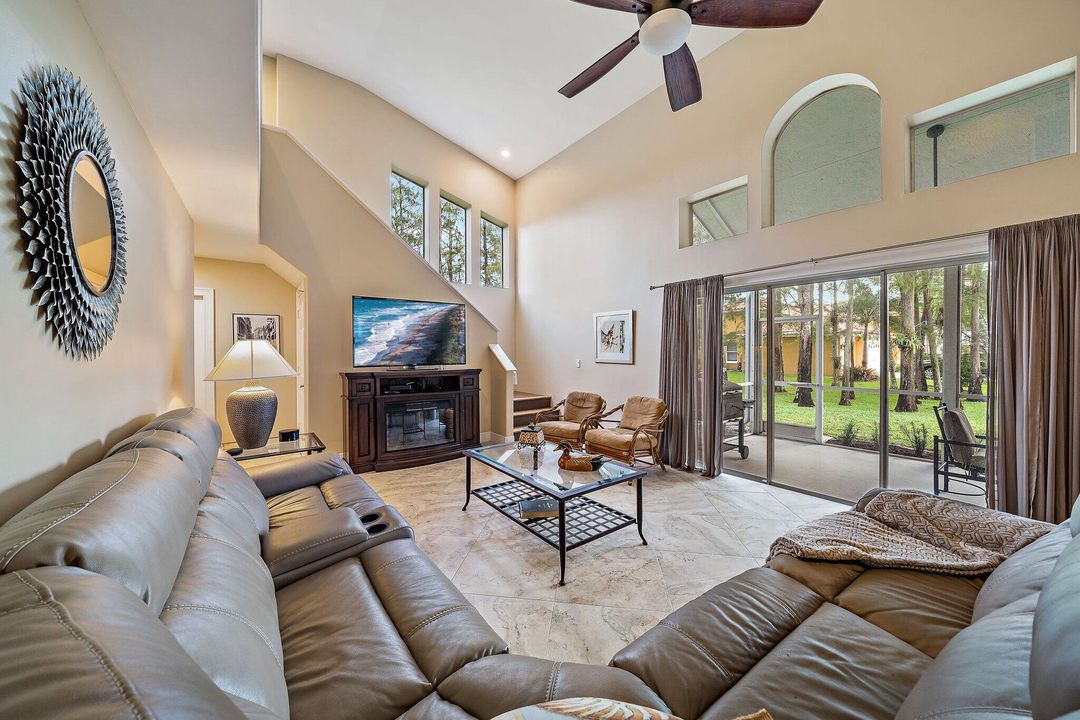 For Rent: $7,500 (3 beds, 3 baths, 2732 Square Feet)