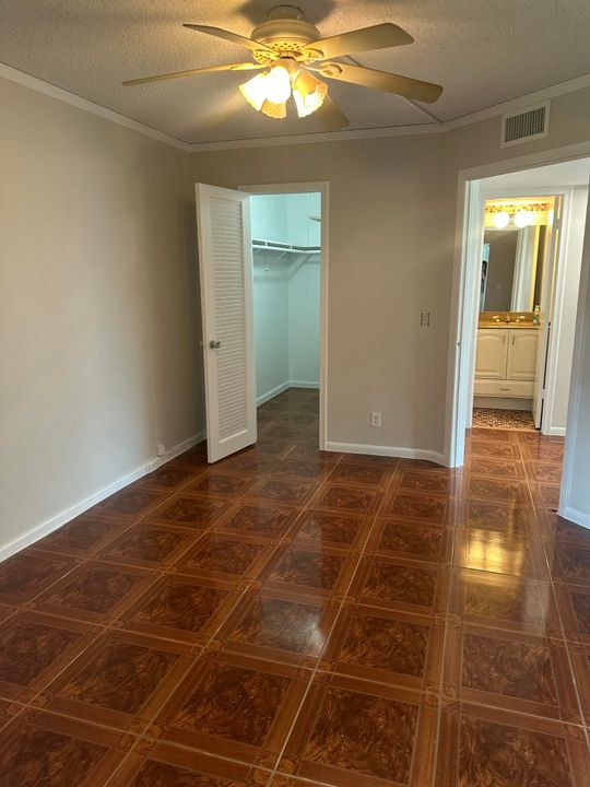 合同活跃: $115,000 (2 贝兹, 1 浴室, 798 平方英尺)