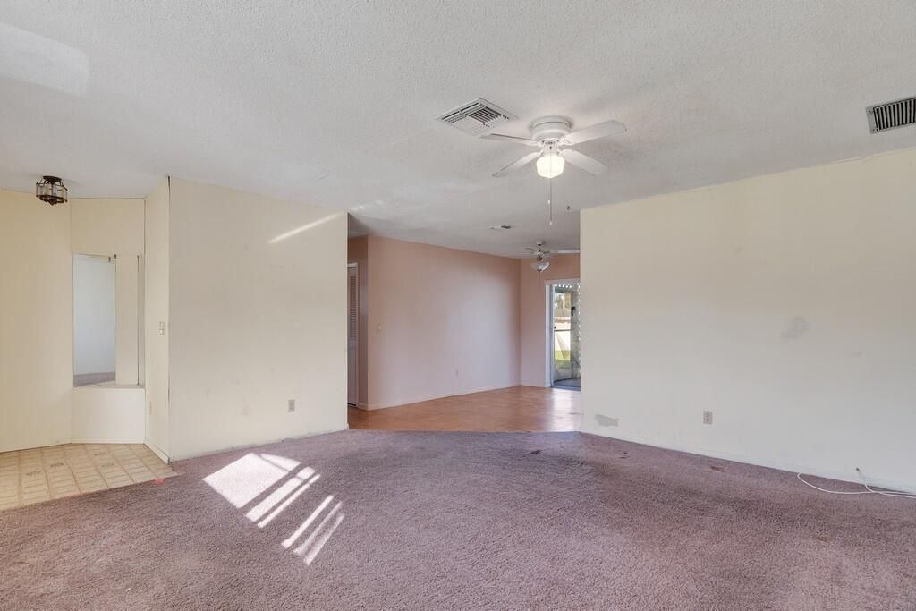 En Venta: $275,000 (2 camas, 2 baños, 999 Pies cuadrados)