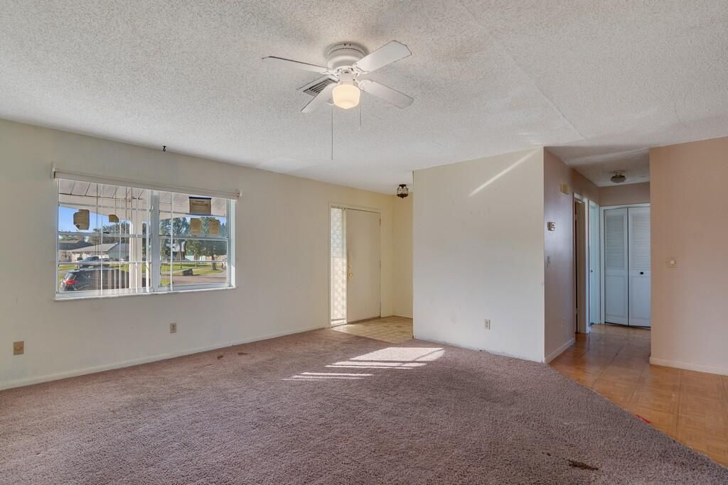 En Venta: $275,000 (2 camas, 2 baños, 999 Pies cuadrados)