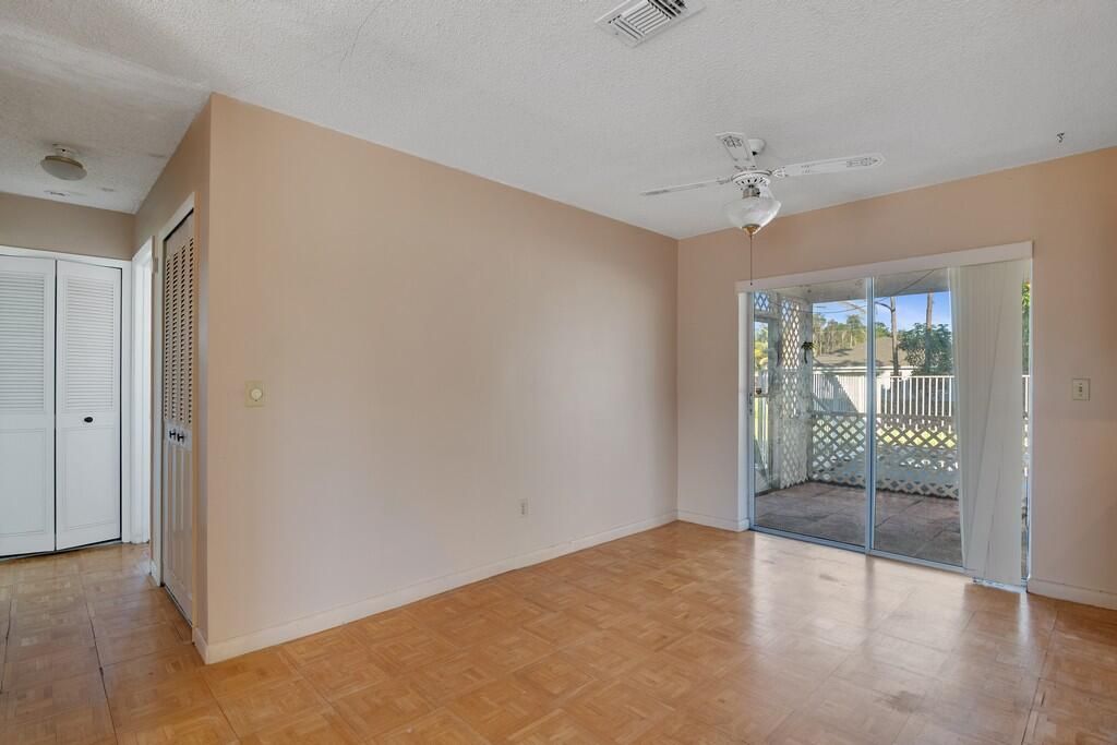 En Venta: $275,000 (2 camas, 2 baños, 999 Pies cuadrados)