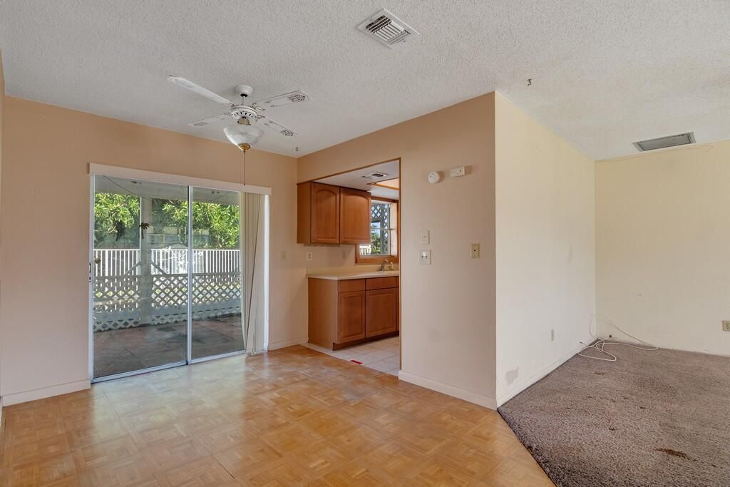 En Venta: $275,000 (2 camas, 2 baños, 999 Pies cuadrados)