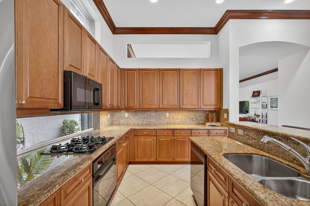 На продажу: $1,799,000 (3 спален, 3 ванн, 2639 Квадратных фут)