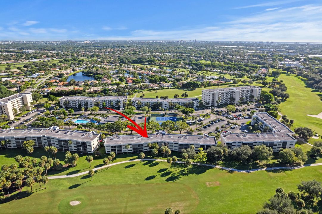 合同活跃: $1,950 (2 贝兹, 2 浴室, 1050 平方英尺)