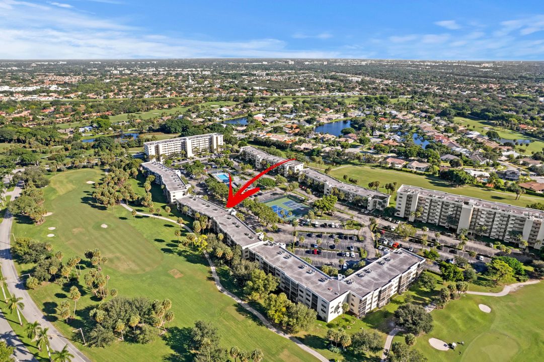 合同活跃: $1,950 (2 贝兹, 2 浴室, 1050 平方英尺)