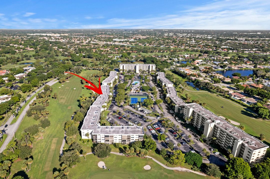 合同活跃: $1,950 (2 贝兹, 2 浴室, 1050 平方英尺)