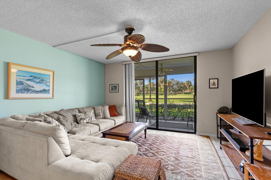 合同活跃: $1,950 (2 贝兹, 2 浴室, 1050 平方英尺)