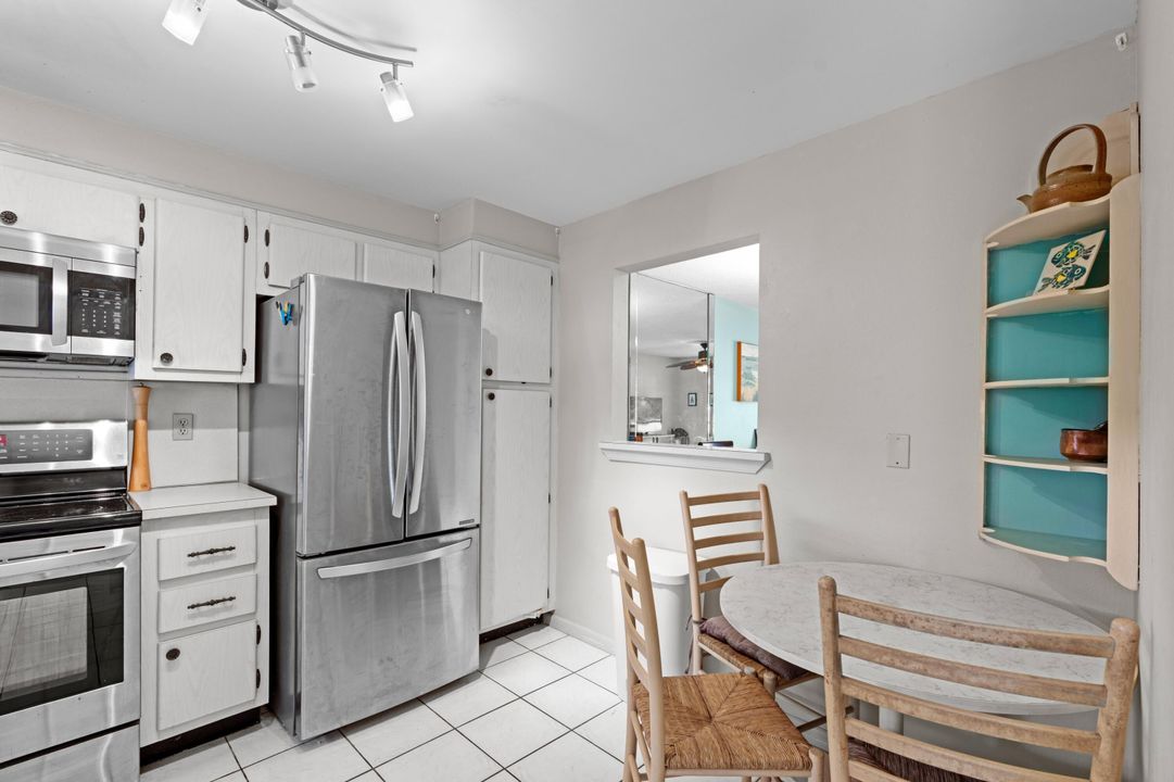 合同活跃: $1,950 (2 贝兹, 2 浴室, 1050 平方英尺)