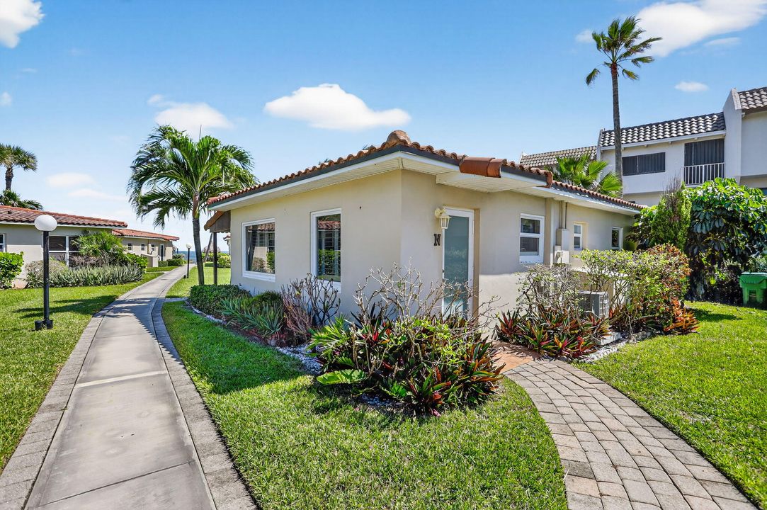 待售: $1,080,000 (2 贝兹, 2 浴室, 777 平方英尺)