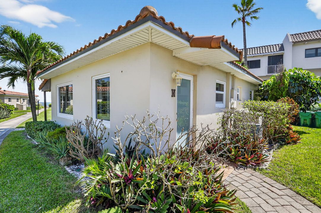 待售: $1,080,000 (2 贝兹, 2 浴室, 777 平方英尺)