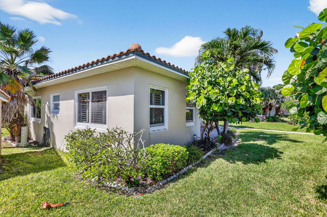 待售: $1,080,000 (2 贝兹, 2 浴室, 777 平方英尺)