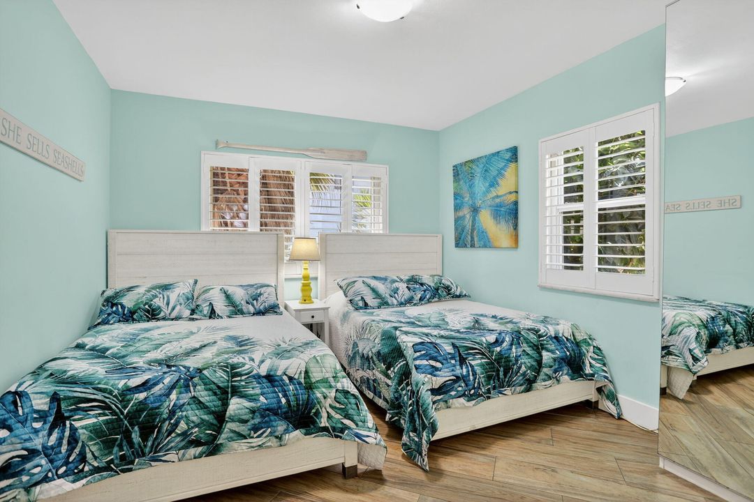 待售: $1,080,000 (2 贝兹, 2 浴室, 777 平方英尺)