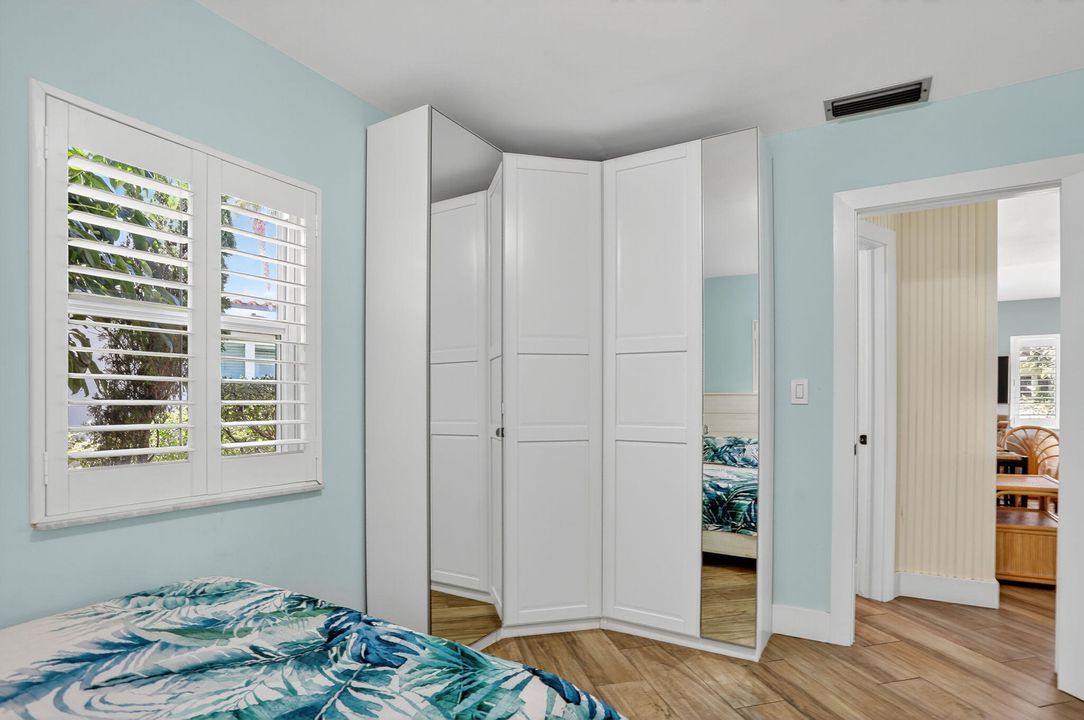 待售: $1,080,000 (2 贝兹, 2 浴室, 777 平方英尺)