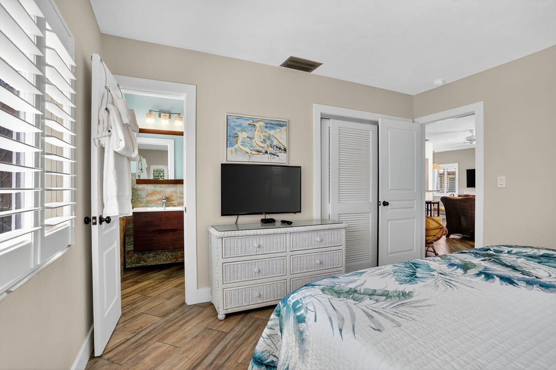 待售: $1,080,000 (2 贝兹, 2 浴室, 777 平方英尺)