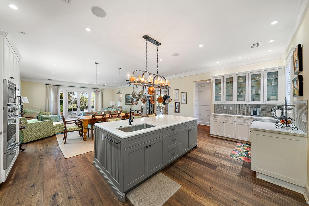 For Sale: $6,000,000 (4 beds, 4 baths, 4666 Square Feet)