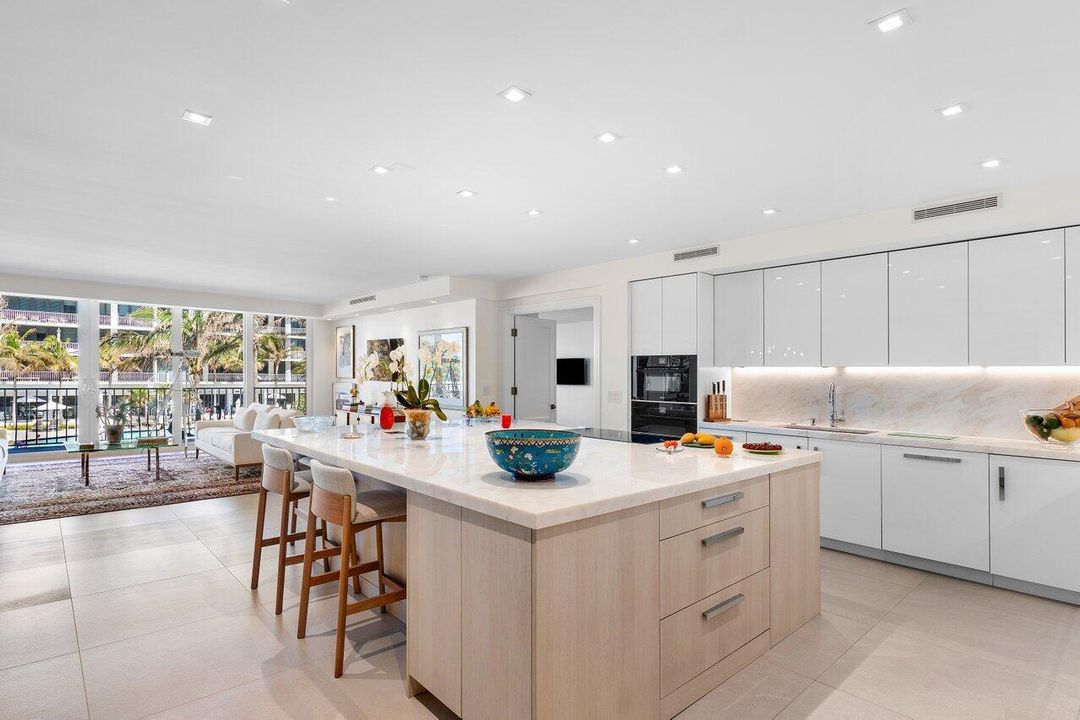 En Venta: $3,295,000 (2 camas, 2 baños, 2494 Pies cuadrados)