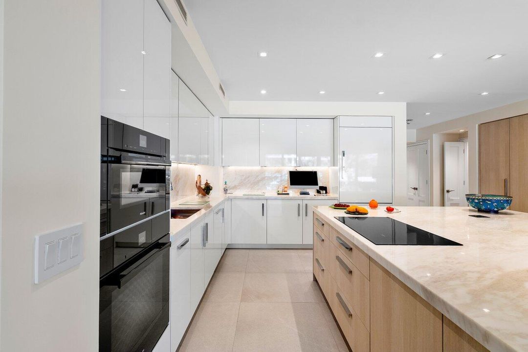 En Venta: $3,295,000 (2 camas, 2 baños, 2494 Pies cuadrados)