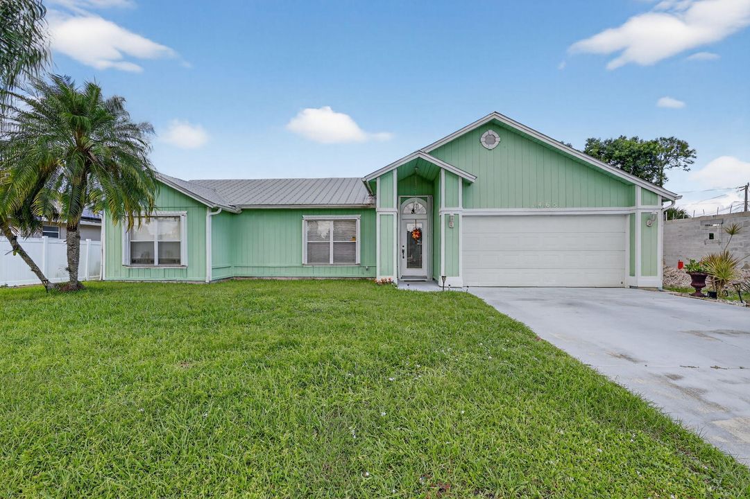 Active With Contract: $363,000 (3 beds, 2 baths, 1746 Square Feet)