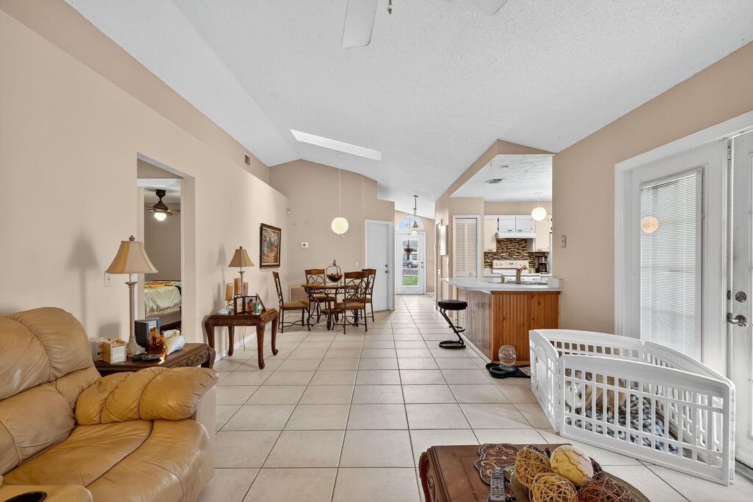 Active With Contract: $363,000 (3 beds, 2 baths, 1746 Square Feet)