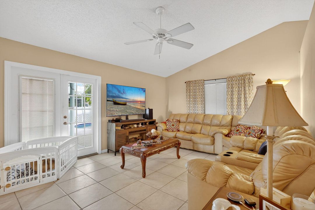 Active With Contract: $363,000 (3 beds, 2 baths, 1746 Square Feet)