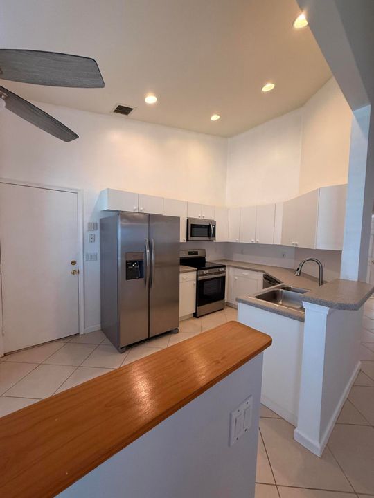 待售: $329,000 (3 贝兹, 2 浴室, 1526 平方英尺)