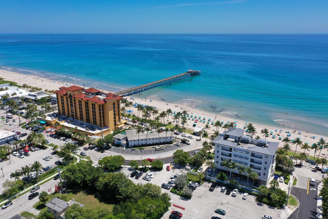 合同活跃: $1,950 (2 贝兹, 2 浴室, 1050 平方英尺)