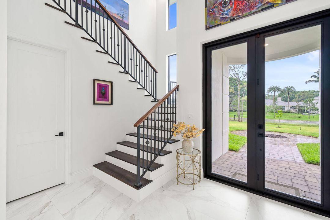 На продажу: $2,449,000 (5 спален, 6 ванн, 5495 Квадратных фут)