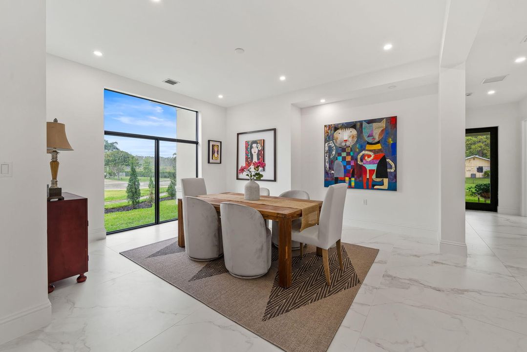 На продажу: $2,449,000 (5 спален, 6 ванн, 5495 Квадратных фут)