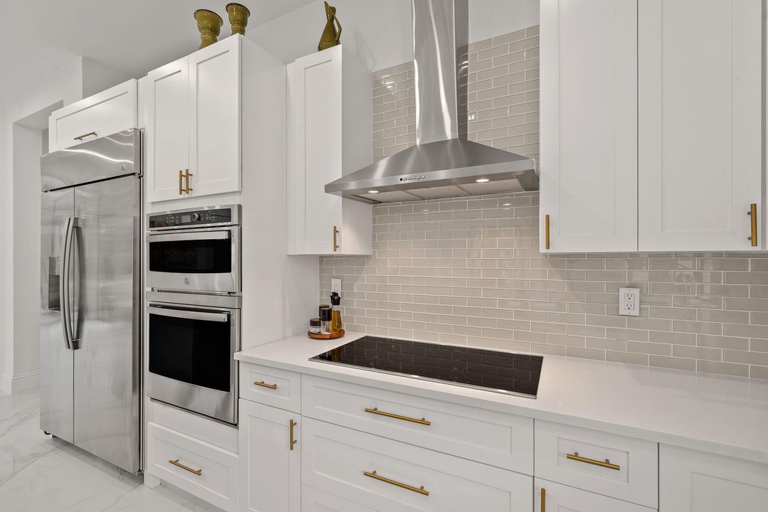 На продажу: $2,449,000 (5 спален, 6 ванн, 5495 Квадратных фут)