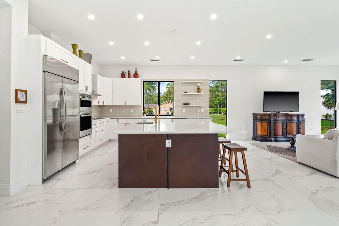 На продажу: $2,449,000 (5 спален, 6 ванн, 5495 Квадратных фут)