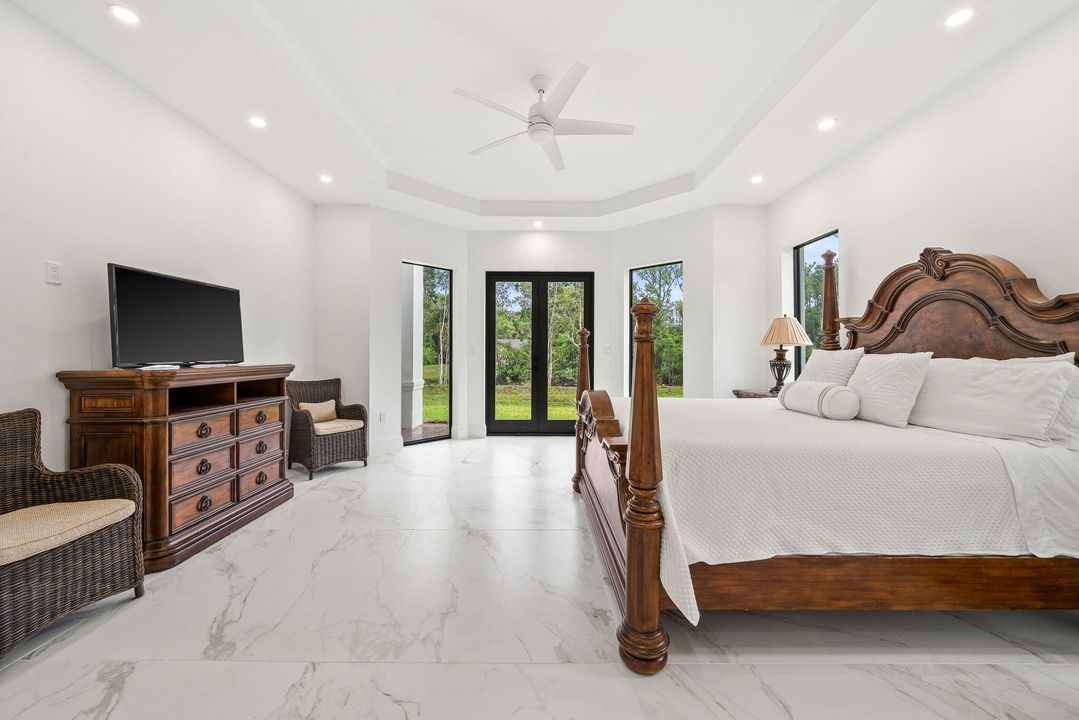 На продажу: $2,449,000 (5 спален, 6 ванн, 5495 Квадратных фут)