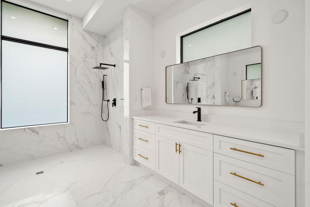 На продажу: $2,449,000 (5 спален, 6 ванн, 5495 Квадратных фут)