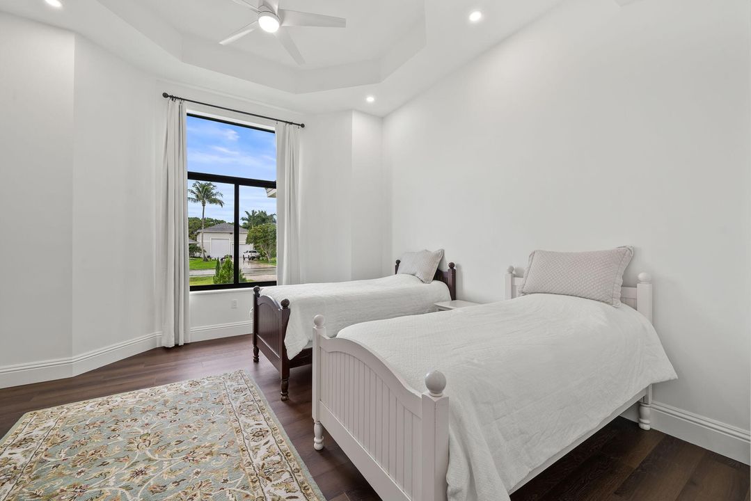 На продажу: $2,449,000 (5 спален, 6 ванн, 5495 Квадратных фут)