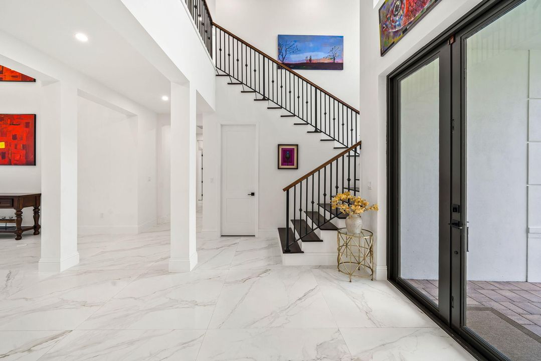 На продажу: $2,449,000 (5 спален, 6 ванн, 5495 Квадратных фут)