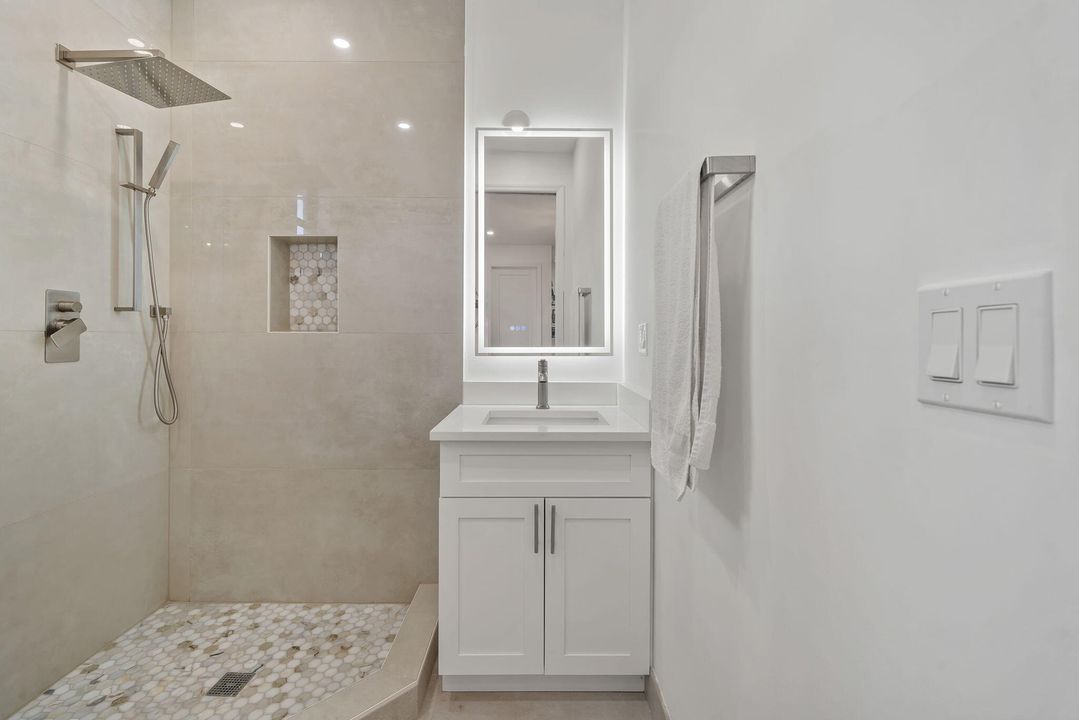 На продажу: $2,449,000 (5 спален, 6 ванн, 5495 Квадратных фут)