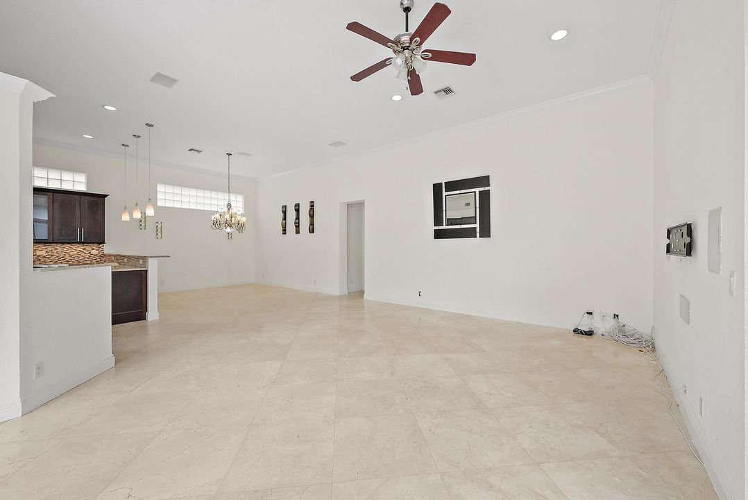 For Sale: $499,000 (3 beds, 2 baths, 2087 Square Feet)