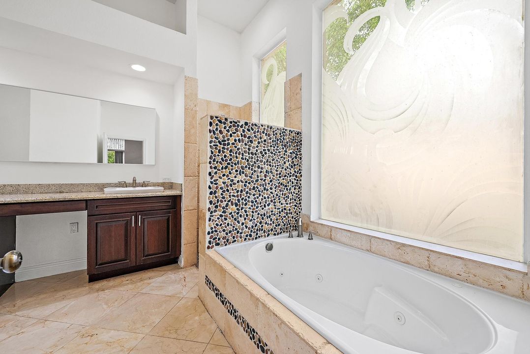 For Sale: $499,000 (3 beds, 2 baths, 2087 Square Feet)