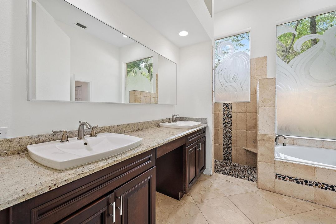 For Sale: $499,000 (3 beds, 2 baths, 2087 Square Feet)