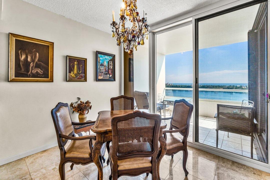 出租: $10,000 (2 贝兹, 2 浴室, 1927 平方英尺)