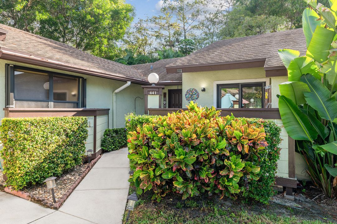 For Sale: $248,500 (2 beds, 2 baths, 1120 Square Feet)