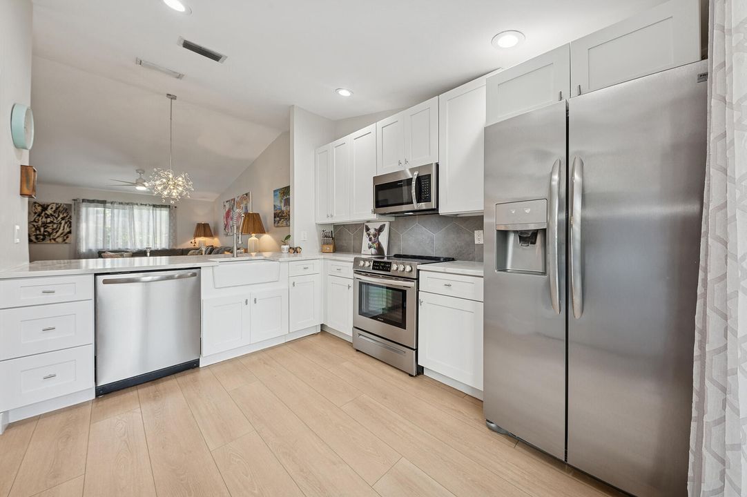 For Sale: $248,500 (2 beds, 2 baths, 1120 Square Feet)