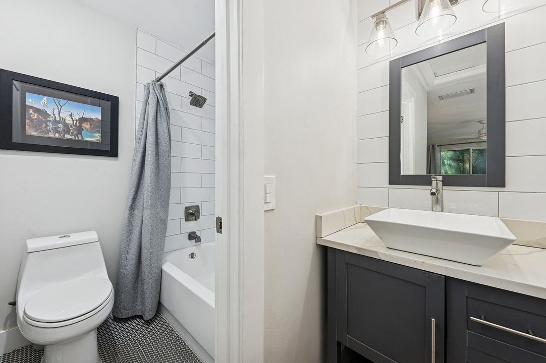 For Sale: $248,500 (2 beds, 2 baths, 1120 Square Feet)