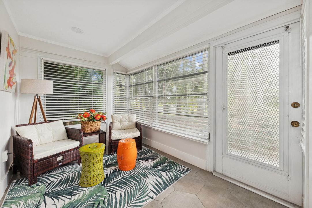 For Sale: $248,500 (2 beds, 2 baths, 1120 Square Feet)