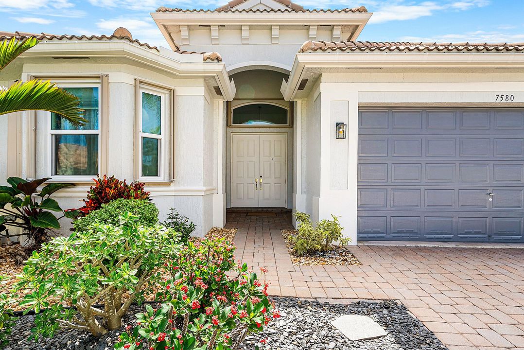 Active With Contract: $750,000 (3 beds, 2 baths, 1754 Square Feet)