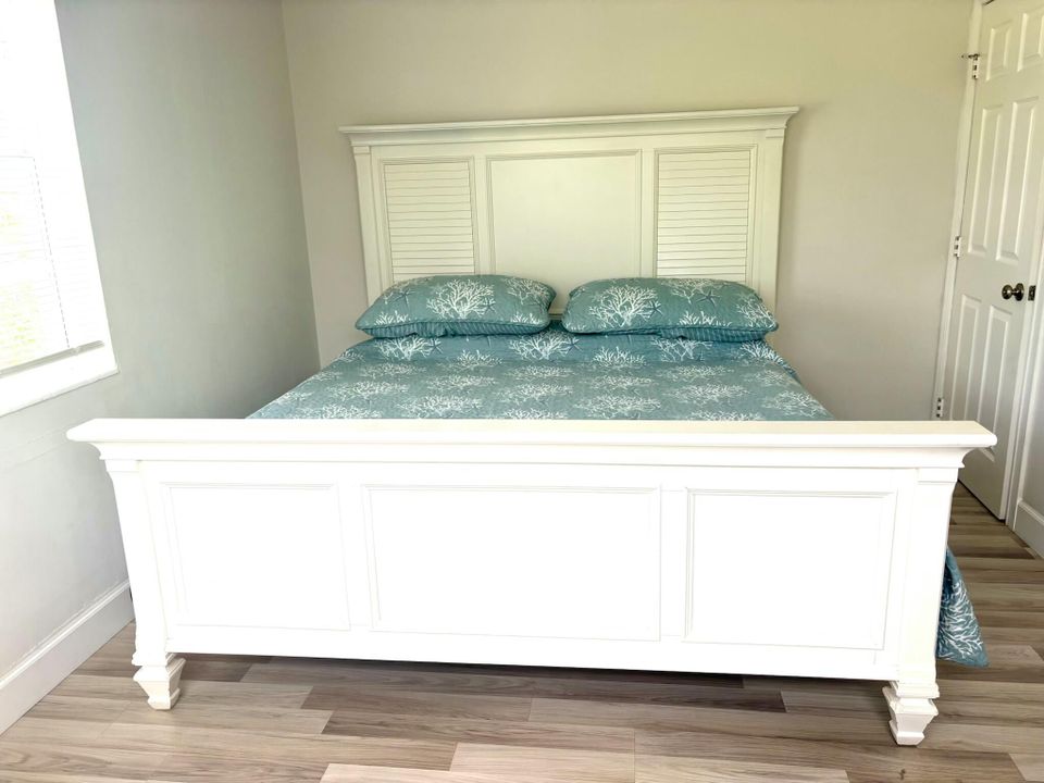 Под контрактом: $3,200 (4 спален, 2 ванн, 1215 Квадратных фут)