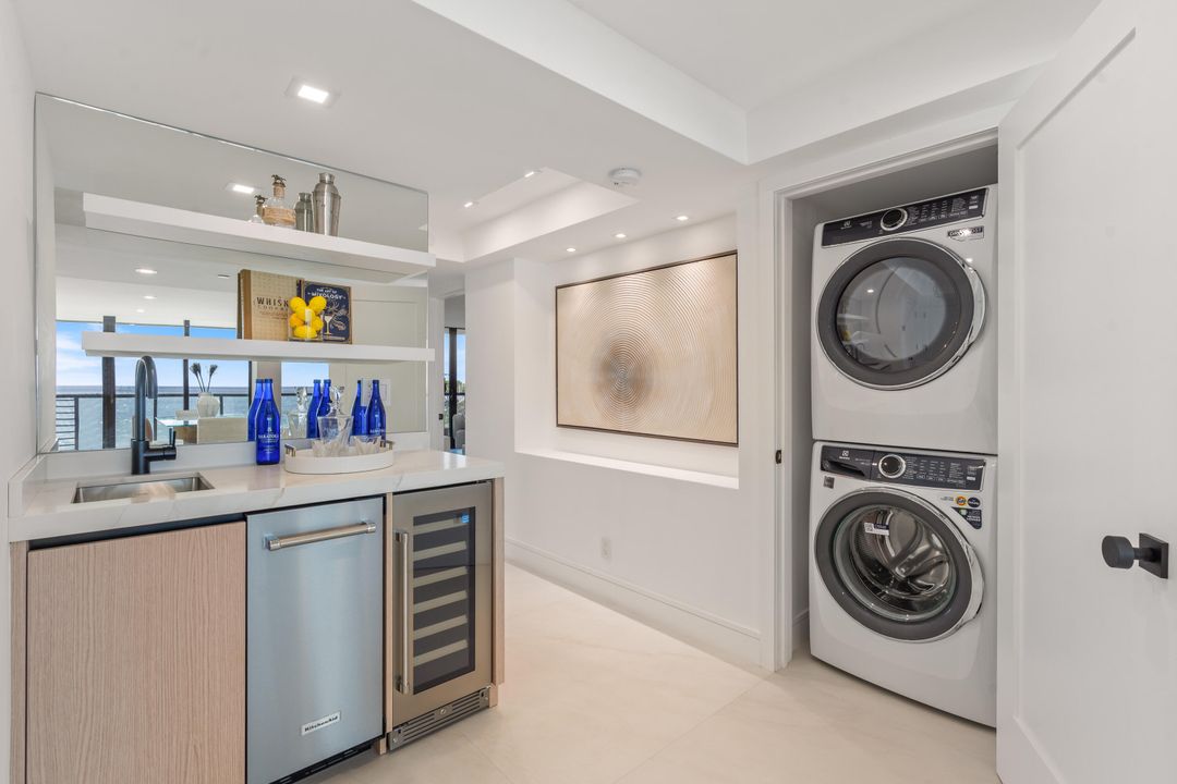 Active With Contract: $2,450,000 (2 beds, 2 baths, 1526 Square Feet)
