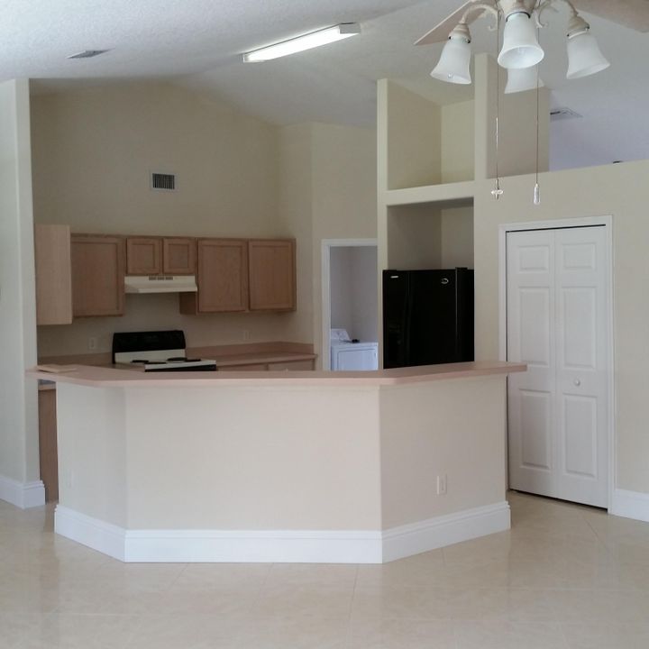For Rent: $2,299 (3 beds, 2 baths, 2006 Square Feet)