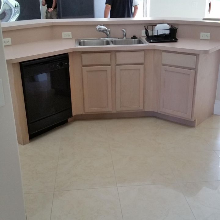 For Rent: $2,299 (3 beds, 2 baths, 2006 Square Feet)