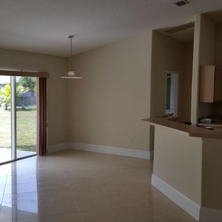 For Rent: $2,299 (3 beds, 2 baths, 2006 Square Feet)